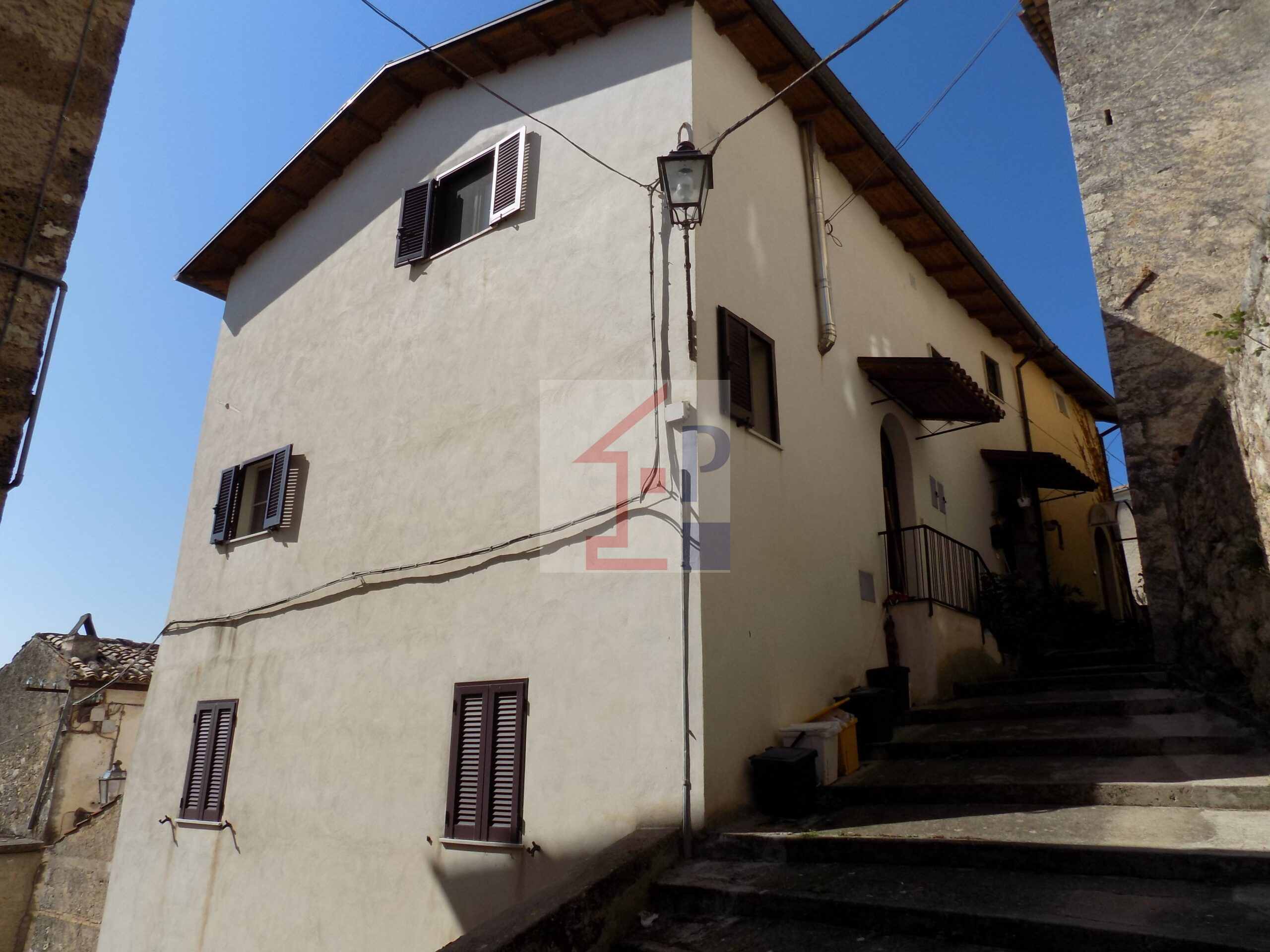 Appartamento con terrazzo in vendita ad Alvito Rif. 2