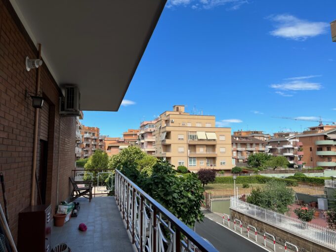 Appartamento in vendita a Roma in località Tor Tre Teste Rif.101