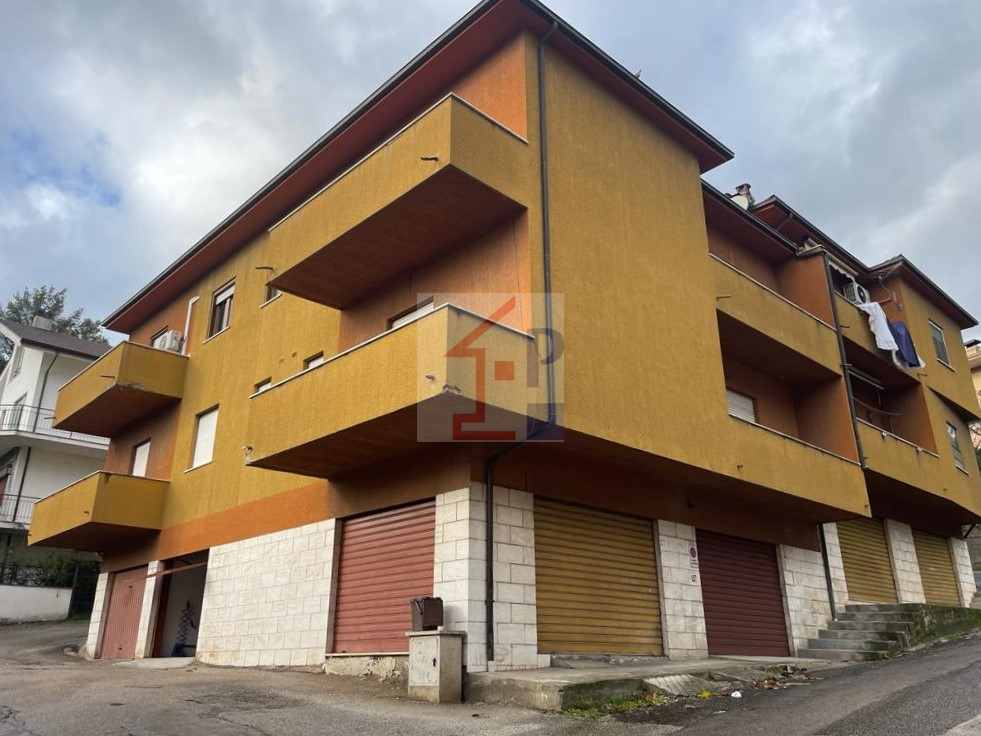 Appartamento con garage in vendita a Castelliri Rif. 46
