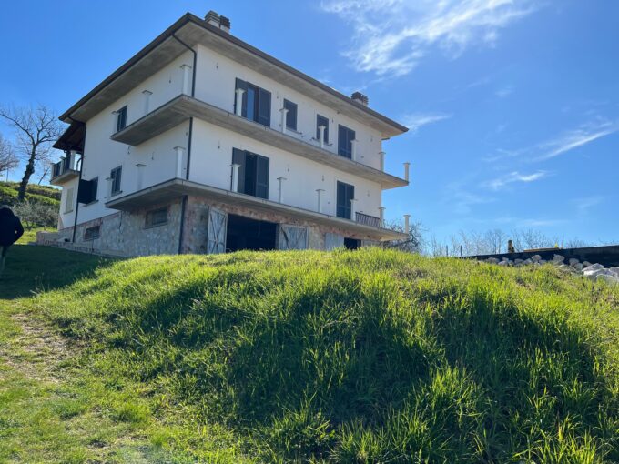 Villa a schiera in vendita a Santopadre Rif. 97